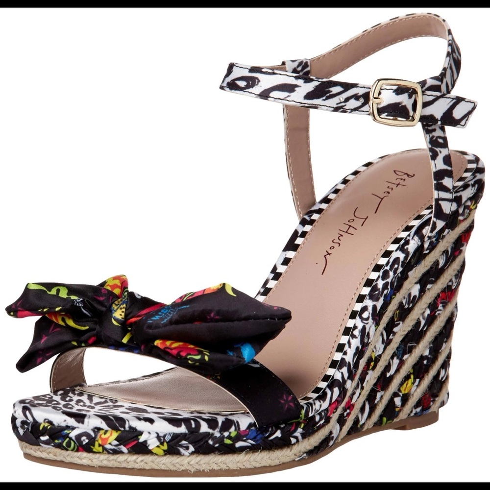 Betsey Johnson Carie Wedge Heel Size 10 Women’s